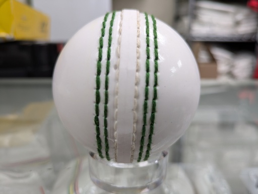 GRADDIGE CRICKET BALL ATTACK WHITE LEATHER JUNIOR & LADIES 135g WHITE